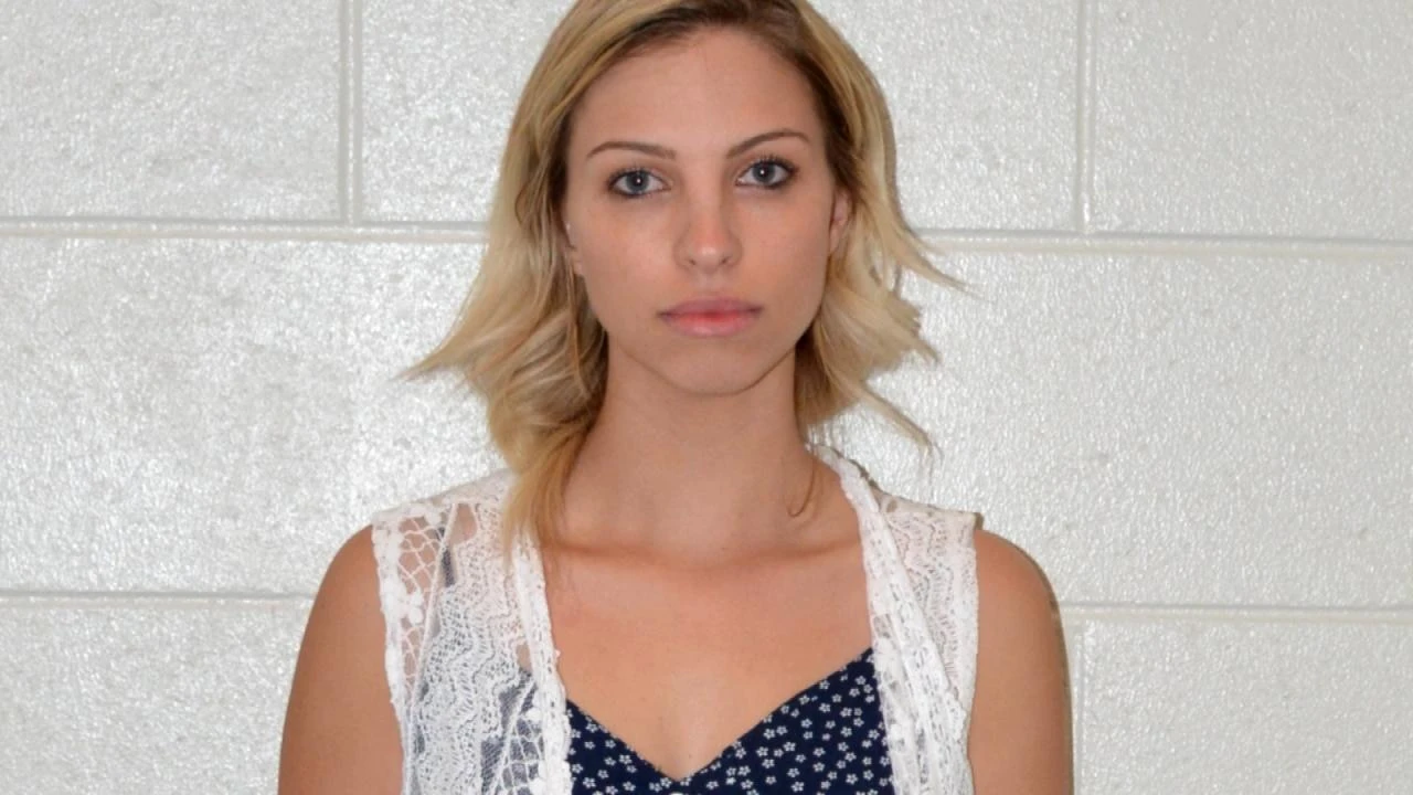 Brittany Zamora, la prof 28enne che fa sesso con l'alunno 13enne "per punirlo"