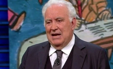 Michele Santoro preoccupato da Vannacci: "Anche Hitler sembrava un personaggio ridicolo"