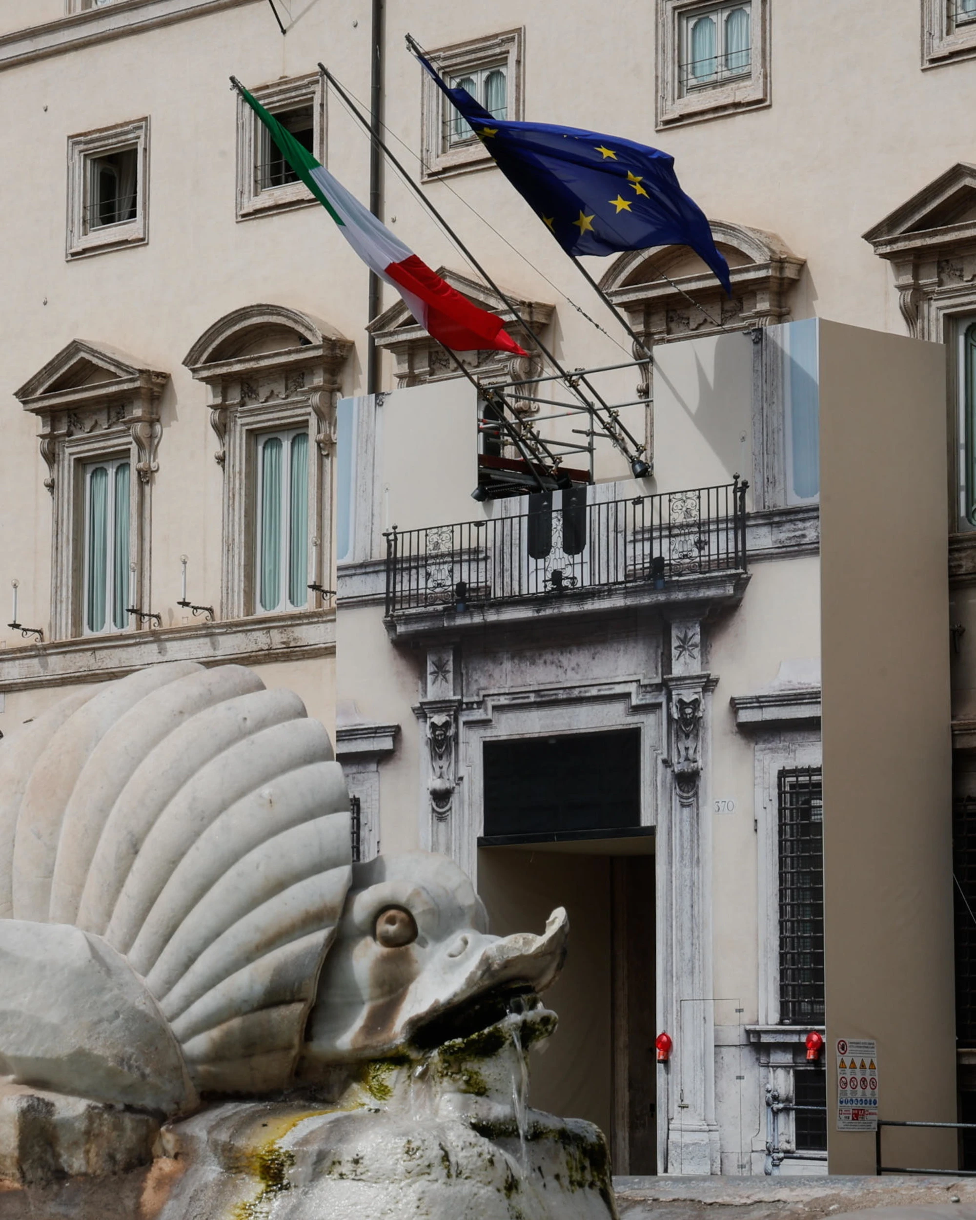 Fine vita, il governo impugna la legge della Toscana: insorgono le opposizioni