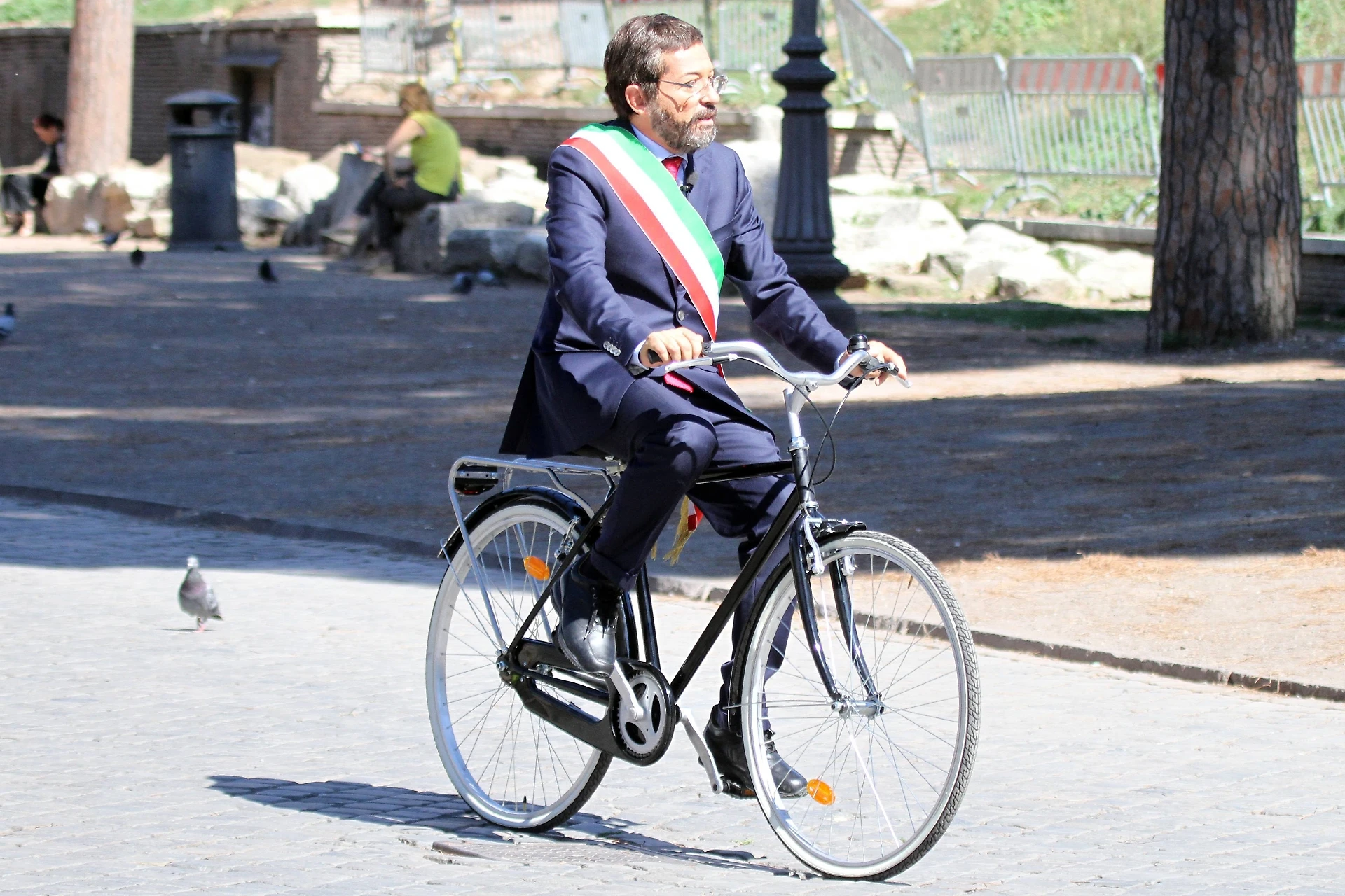 Roma, il piano di Matteo Renzi: "Marino lascerà nel 2016, quando finirà il Giubileo"