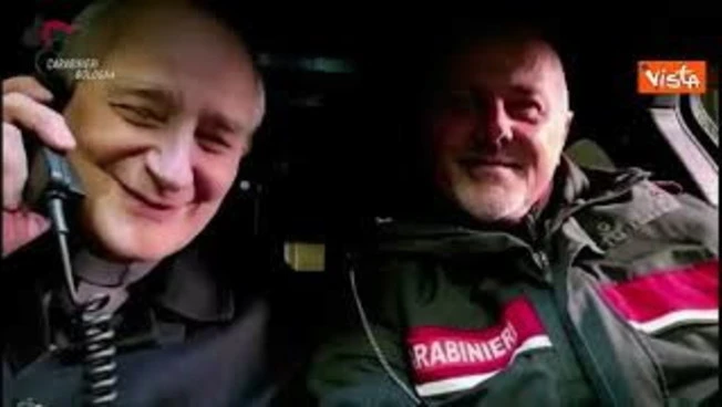 Il Cardinal Zuppi scherza via radio nell'auto dei Carabinieri: C'è assembramento pastori a Betlemme