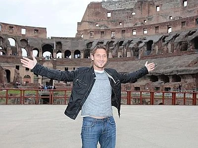 Totti: "Venti anni di amore con la Roma sono un'esperienza bellissima"