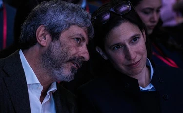 Roberto Fico, campagna da brividi in Campania: sale vuote, comizi e indagati in lista