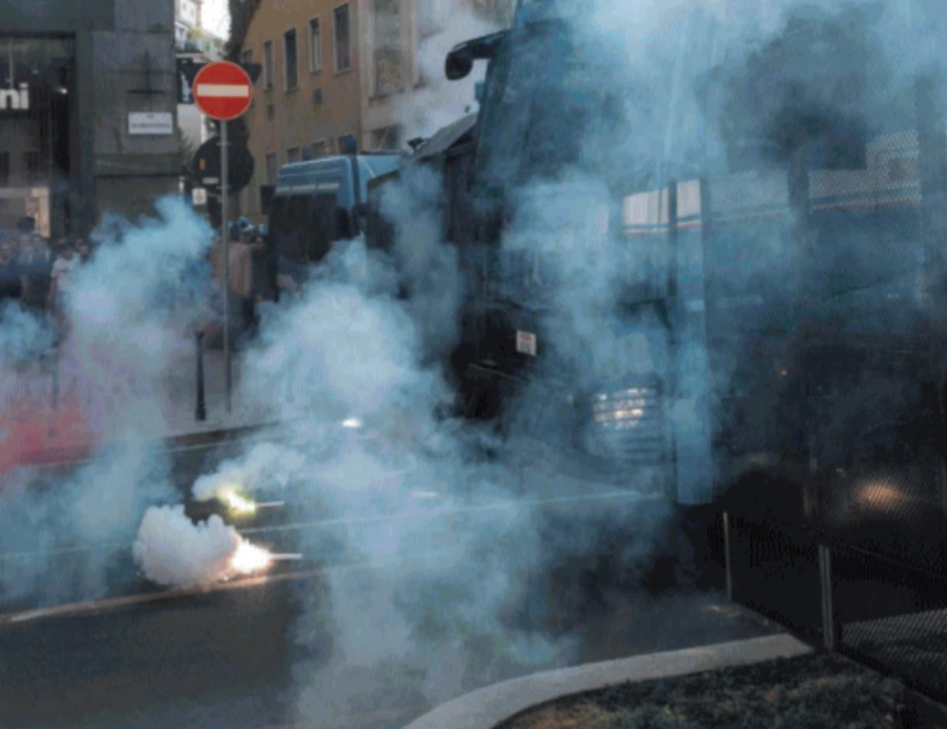 L'assalto antagonista di Milano, prove generali per la "vera guerriglia"