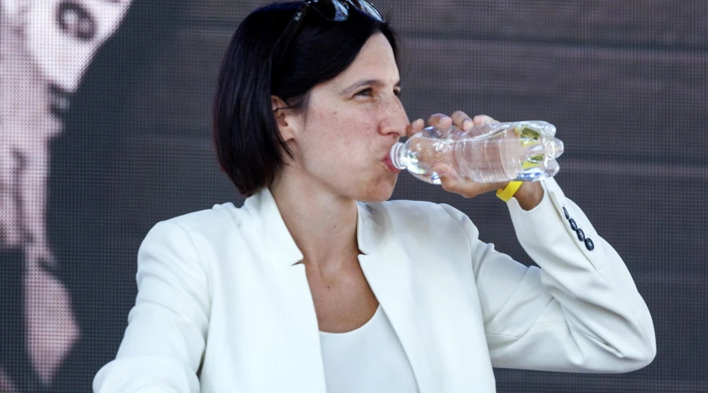 Elly Schlein, la chat dei ribelli Pd: "Ci vuole cacciare", esplode il caso