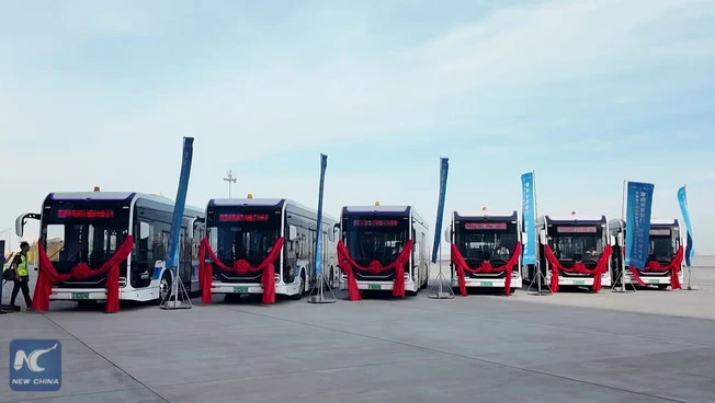 Cina, aeroporto dello Xinjiang inaugura servizio di navette a guida autonoma