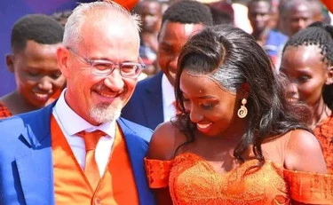 Padova, l'ex parroco molla tutto e si sposa in Kenya: clamoroso, chi è la moglie