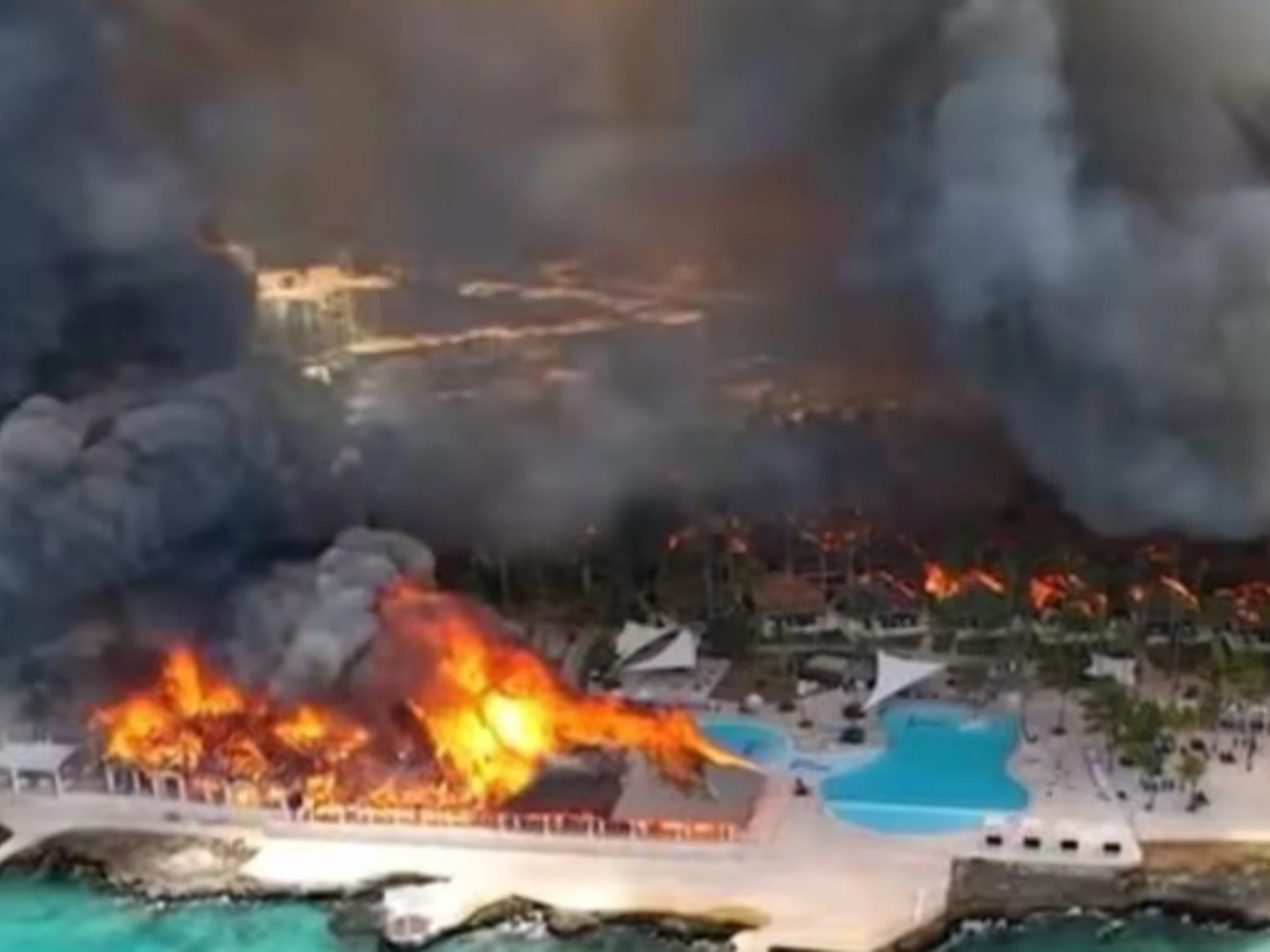 Santo Domingo, inferno di fuoco al resort: muore una turista italiana