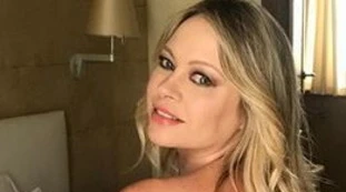 Anna Falchi nuda su Instagram per la Lazio e Immobile: "Ricordate i tedeschi?", Champions vietata ai minori
