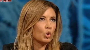 Selvaggia Lucarelli e la foto contro Matteo Salvini: "Il Cristo Lgbt meglio di questo"