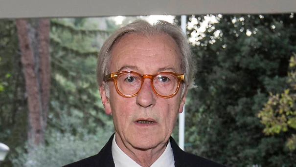 Vittorio Feltri: "Se Papa Francesco mena una rompiballe mi diventa meno antipatico. Bravo, non chiedere scusa"