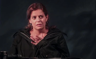 Ilaria Salis aizza ancora le piazze: "Il prossimo passo sarà la licenza di sparare sulla folla?"
