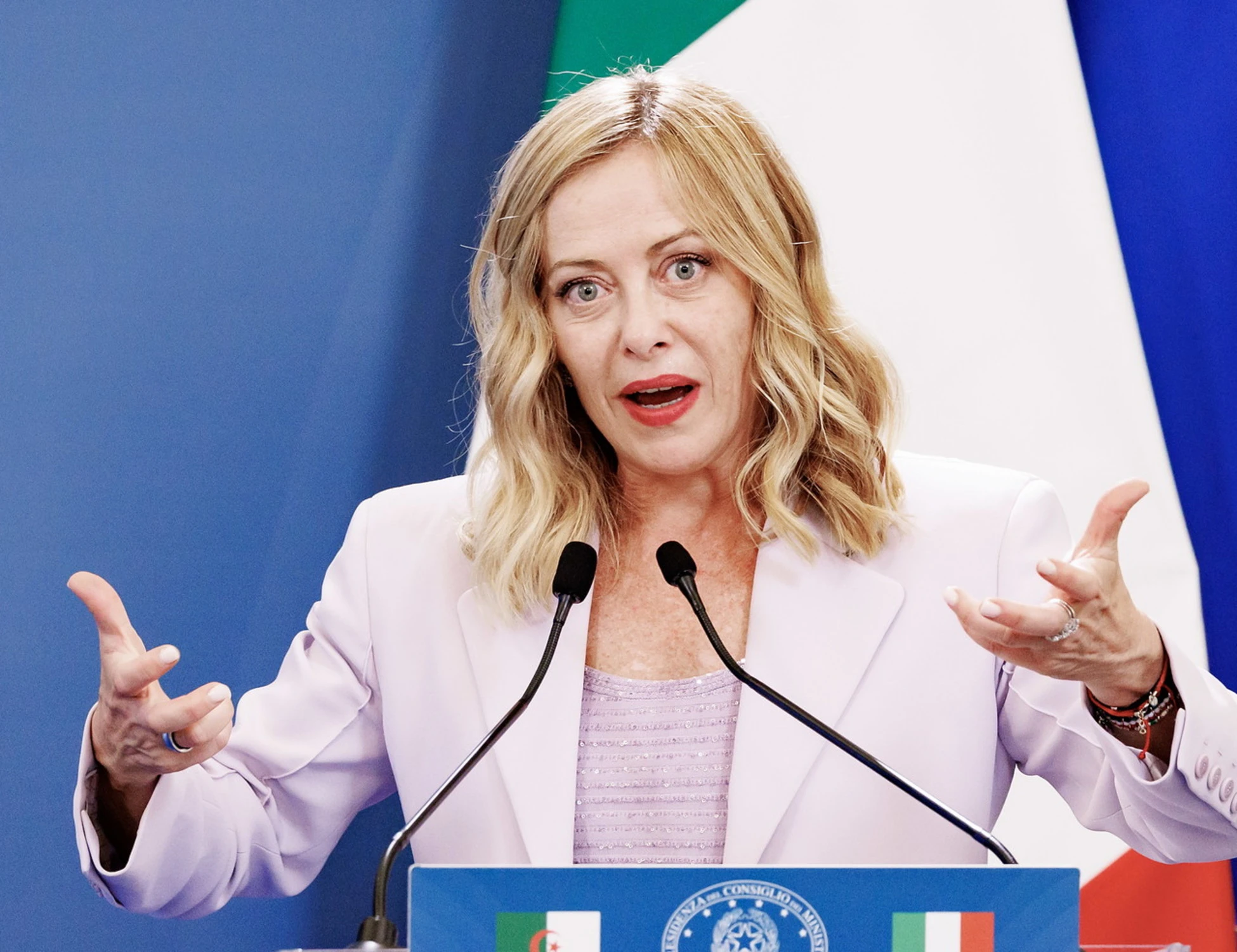 Giorgia Meloni, il retroscena: lodata all'estero perché tiene unito l'Occidente