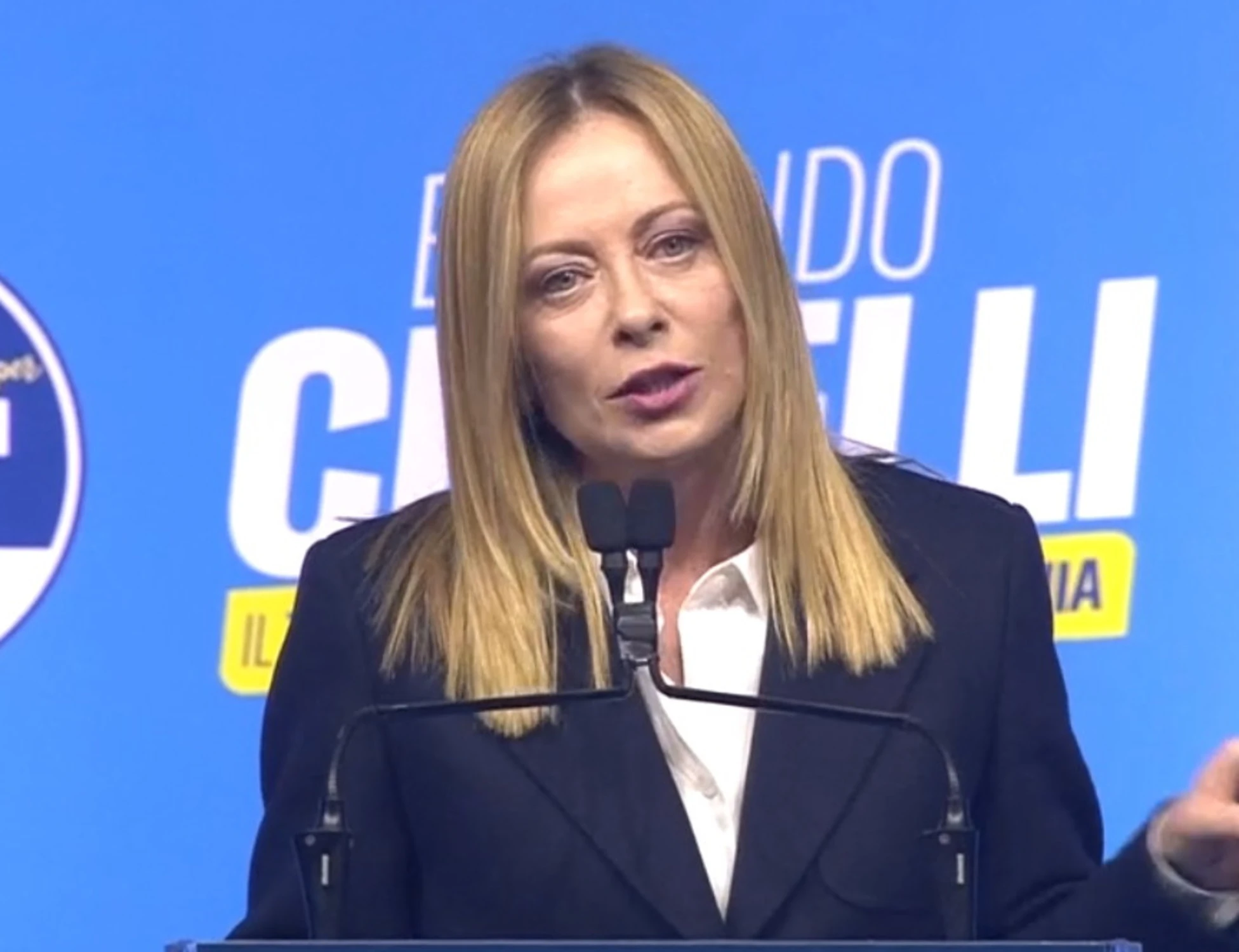 Campania, Meloni infiamma Napoli: "Fico su De Luca mentiva o fa parte del circoletto?"