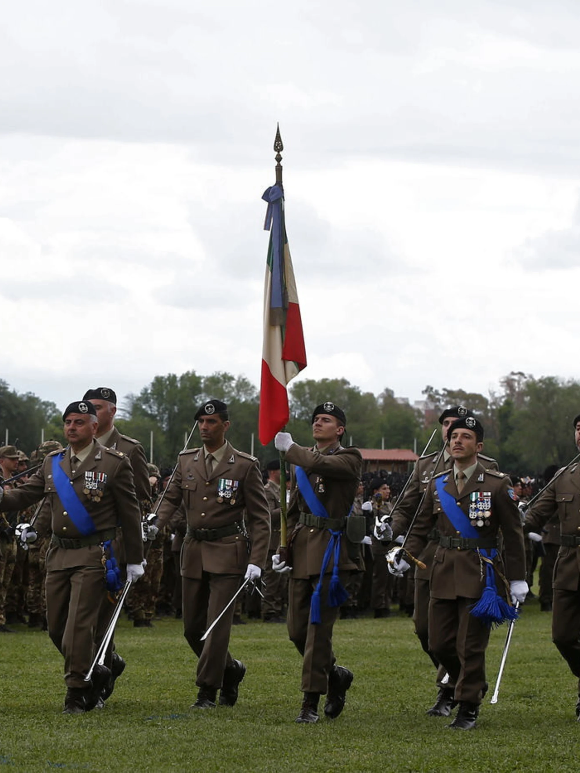Venti di guerra, quanto guadagnano generali e ammiragli: forze armate, gli stipendi