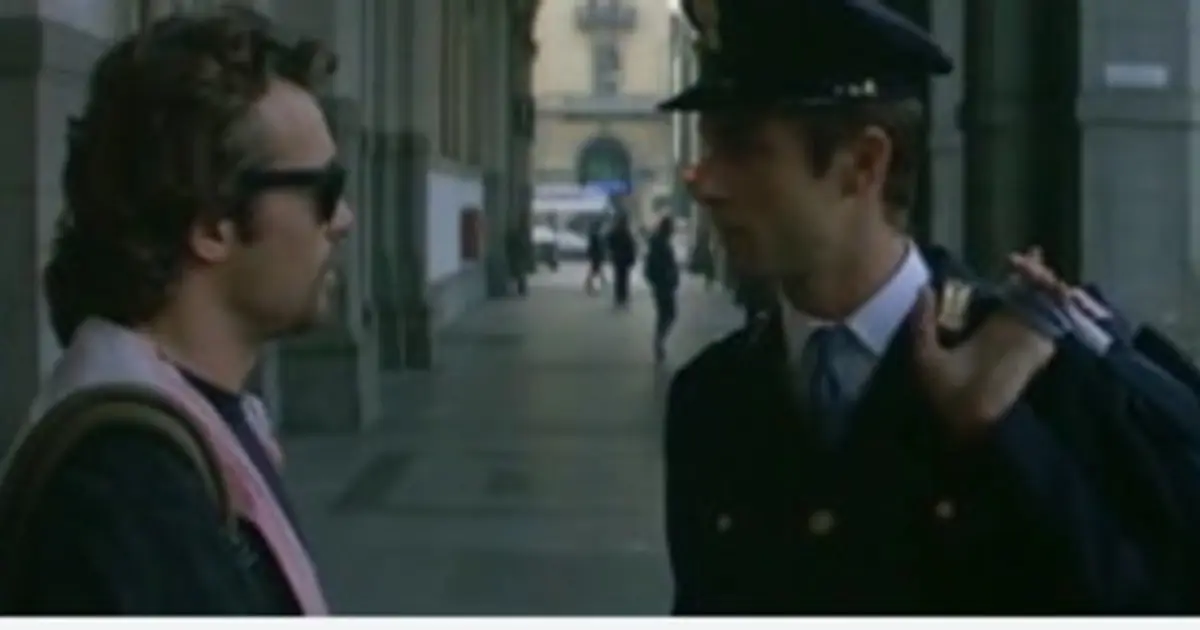 Poliziotti, onesto e con le facce giuste