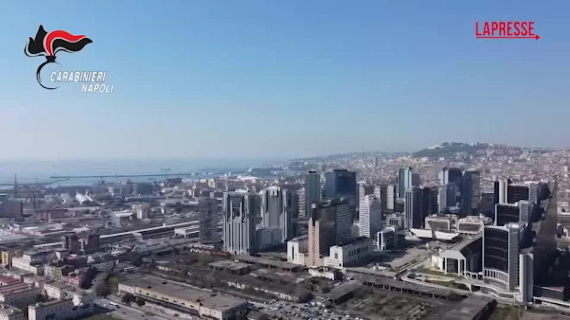 Napoli, carabinieri intercettano drone con smartphone e droga diretto in carcere