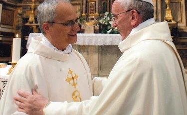 Leone XIV, cavalli e... le impensabili foto del nuovo Papa