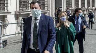 Meloni e Salvini contro i torturatori libici arrivati con la Sea Watch: "Non hanno nulla da dire i parlamentari di sinistra?"