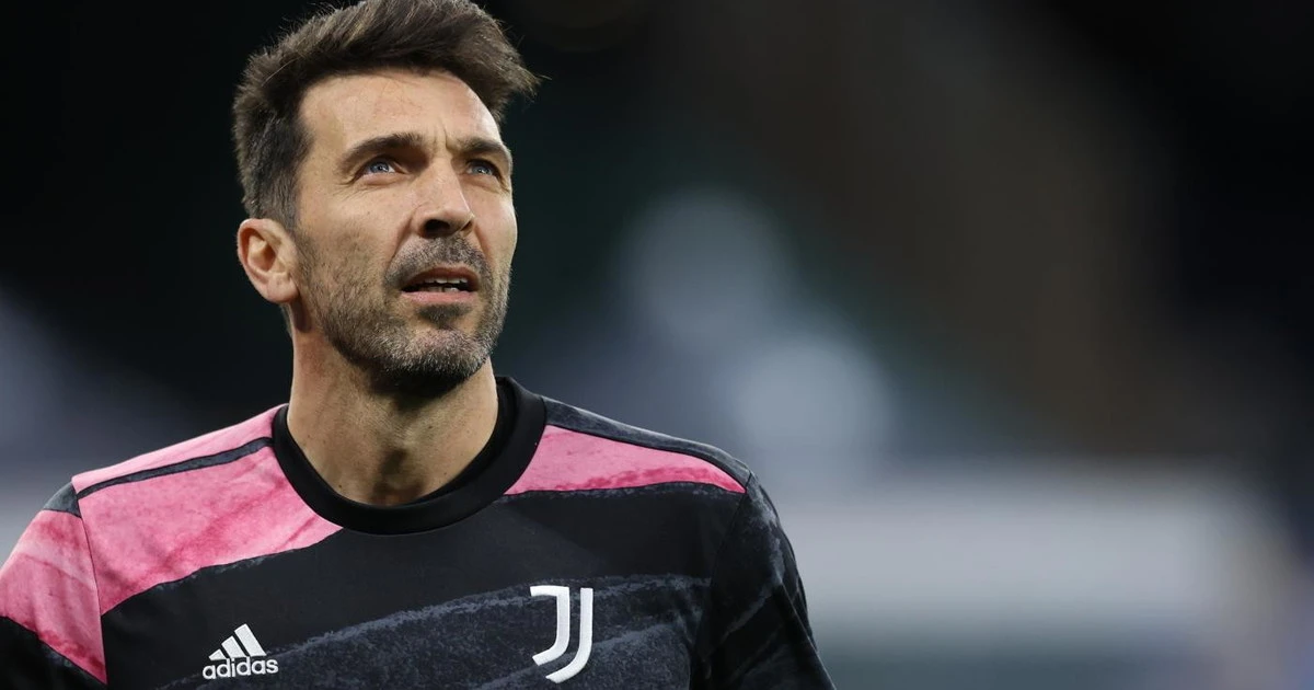 Gigi Buffon da record europeo, 654 presenze in campionato. "L'importante è non esserci arrivato strisciando"