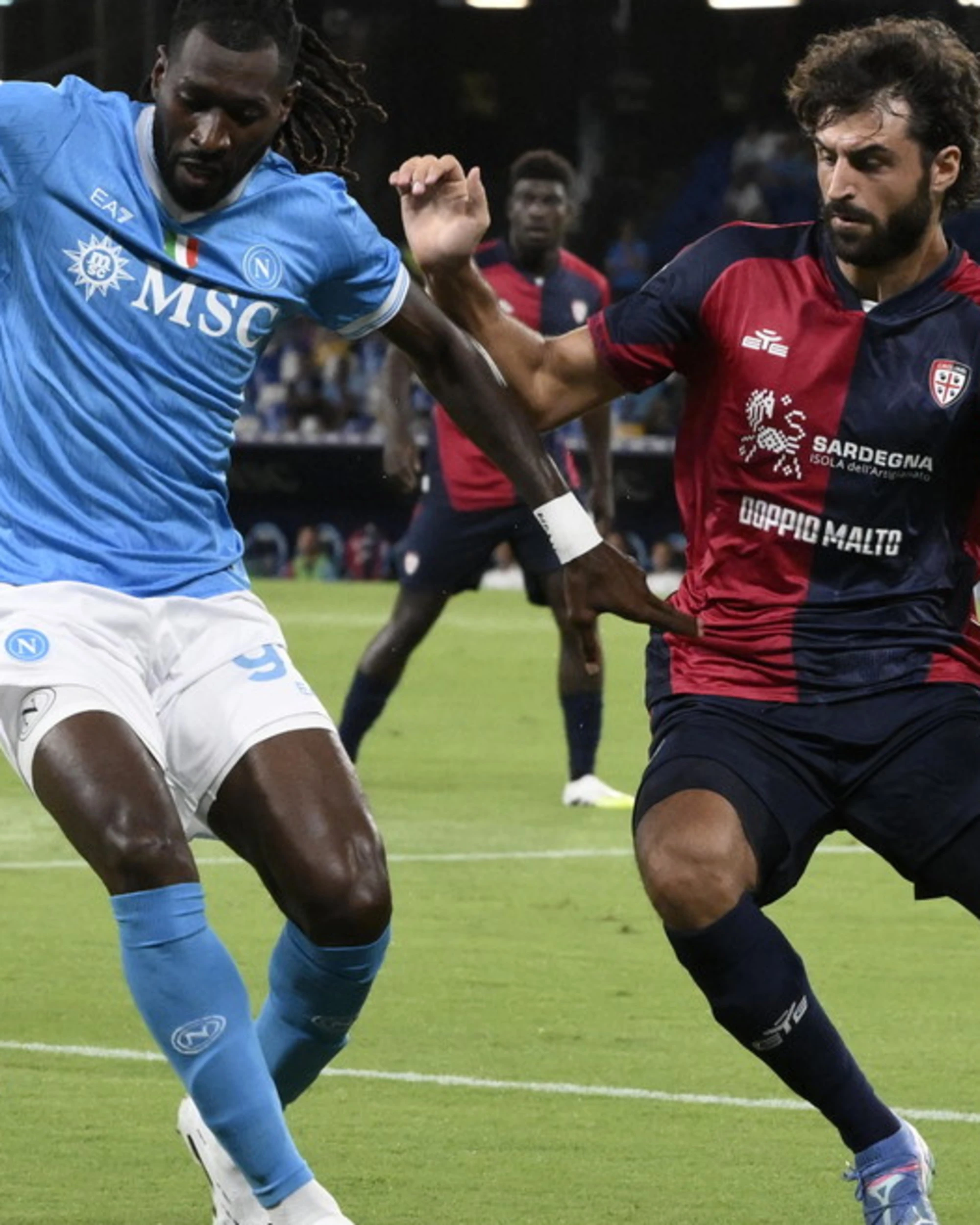 Napoli-Cagliari finisce 1 a 0. E la Roma conquista la seconda vittoria del campionato 