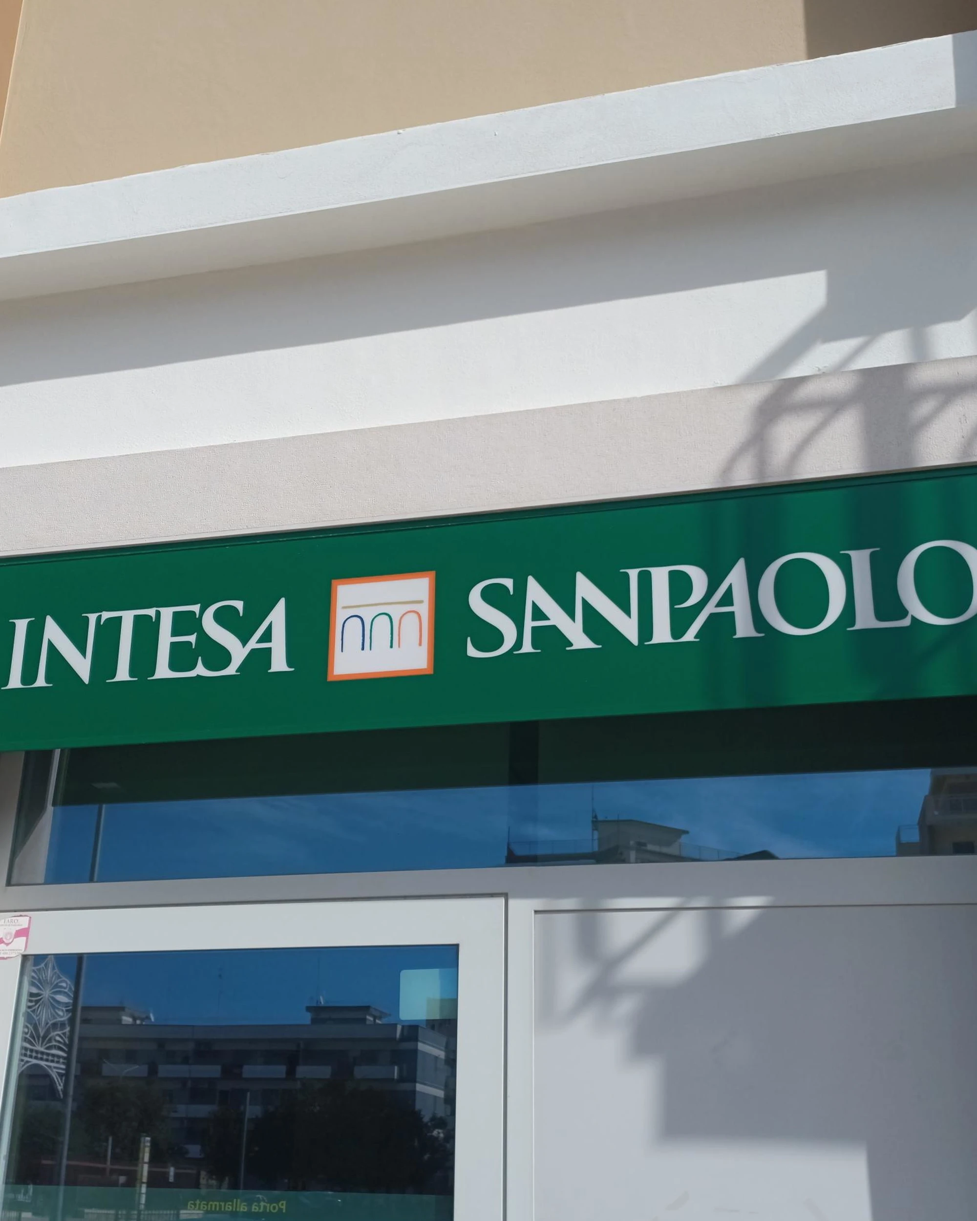 INTESA SANPAOLO: EXPORT E SALDO COMMERCIALE RECORD PER I DISTRETTI NEL 2024; AVANZO COMMERCIALE SUPERA I 100 MLD