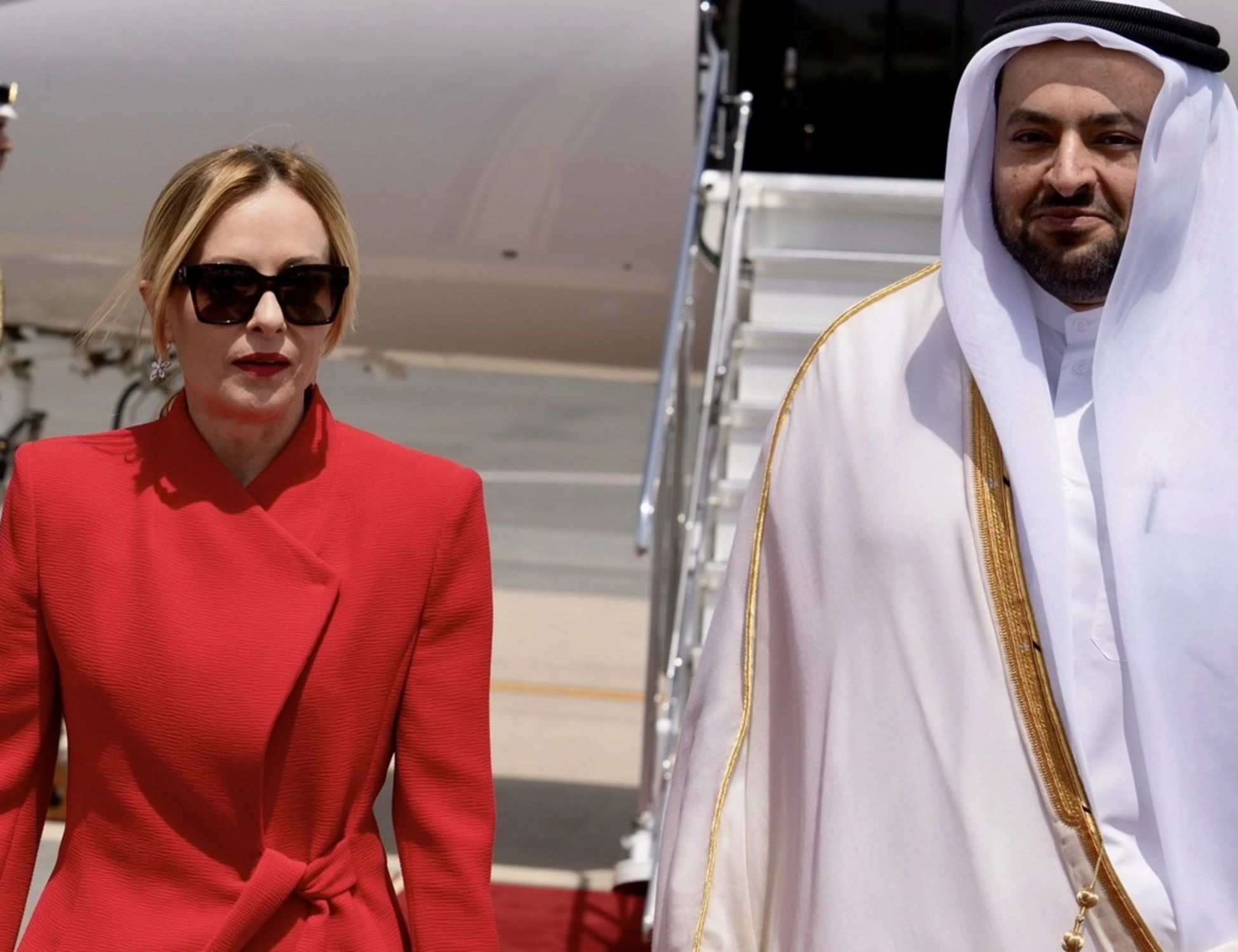 Meloni a Doha, l'incontro con l'emiro Al Thani: l'accordo su "migranti e sicurezza"