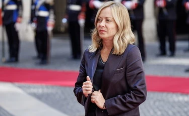Meloni in prima linea, telefonate con Netanyahu e Qatar: "Cessate il fuoco, subito"