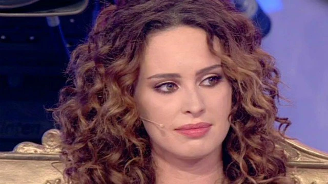 Uomini e donne, il gesto estremo di Sara Affi Fella: non regge a insulti e minacce, un finale tragico