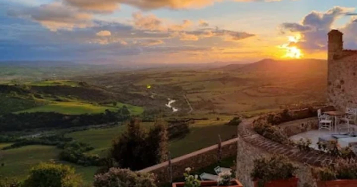 Un castello che racconta mille anni della Val d'Orcia