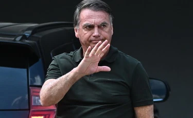 Jair Bolsonaro è stato arrestato: "Pericolo di fuga", caos in Brasile