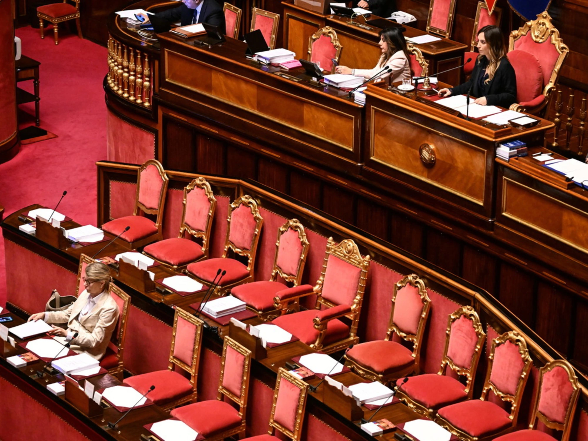 Vuoi essere segretario di un Senatore? Aperto il bando: ecco le cifre dello stipendio