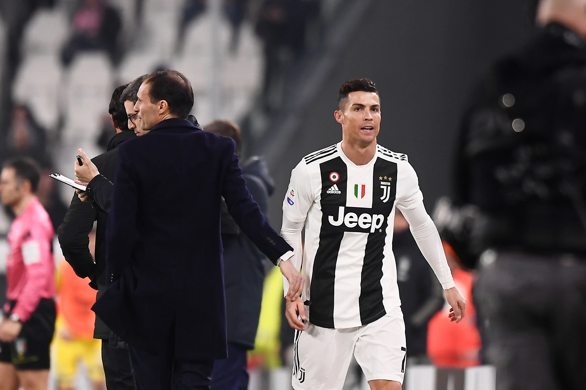 Juventus, il sospetto su Cristiano Ronaldo dietro l'addio di Allegri: il gesto della rottura