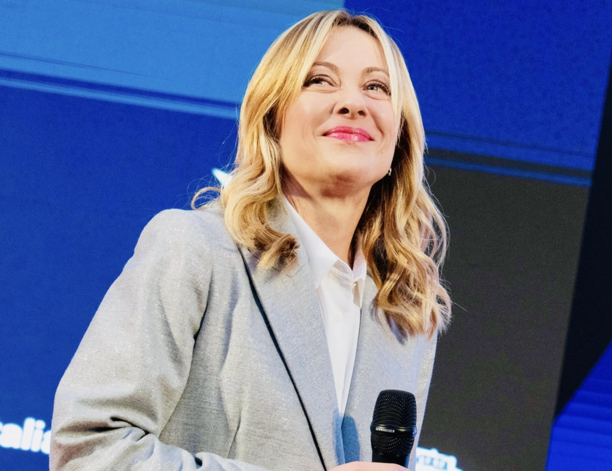 Meloni, la leader del Partito Conservatore britannico la incorona: "Miglior politico d'Europa"