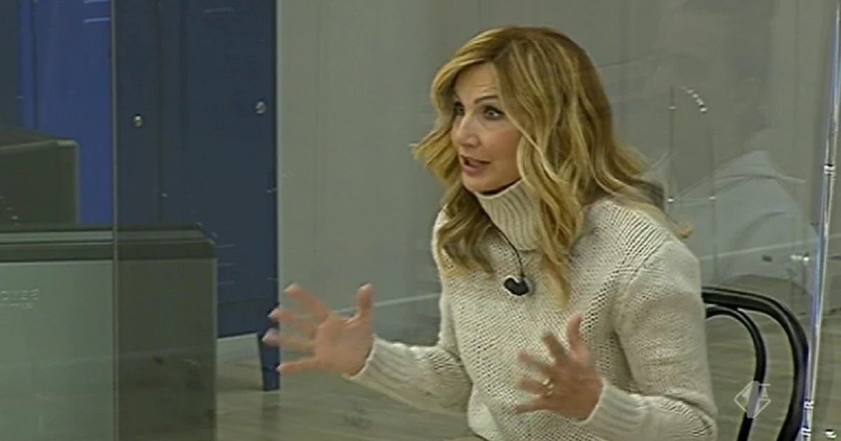 Amici, Lorella Cuccarini rimprovera Riccardo Guarnaccia: "Non usare le telecamere, sono rimasta di stucco"