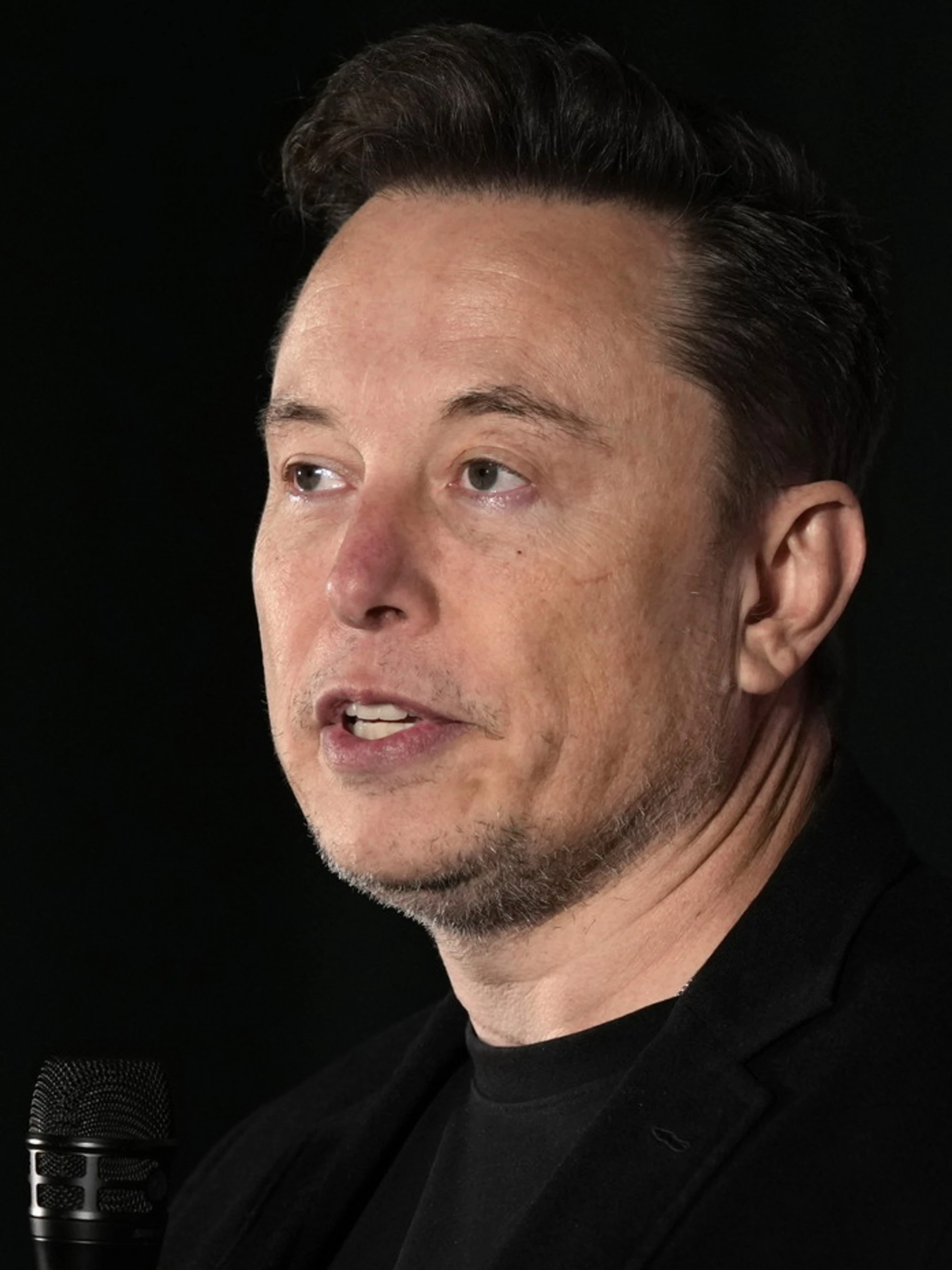 Musk rompe gli indugi: ha fondato "America party", il suo partito
