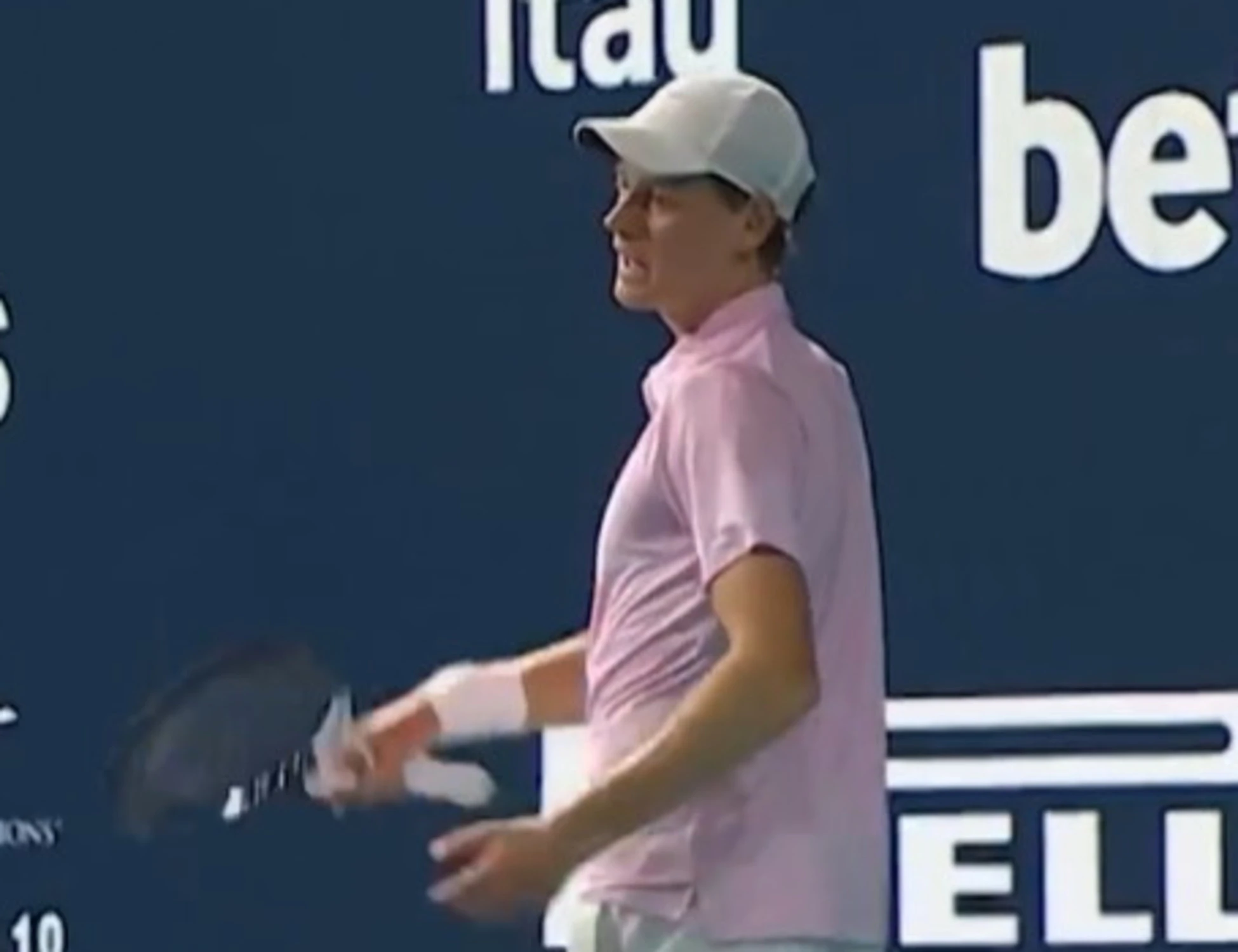 Sinner travolge Moutet, il video del punto annullato fa il giro del mondo