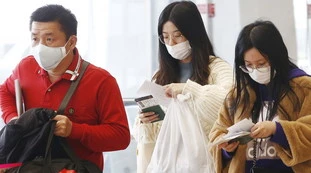 Coronavirus, il primo caso riconducibile al 17 novembre: la Cina torna sotto accusa