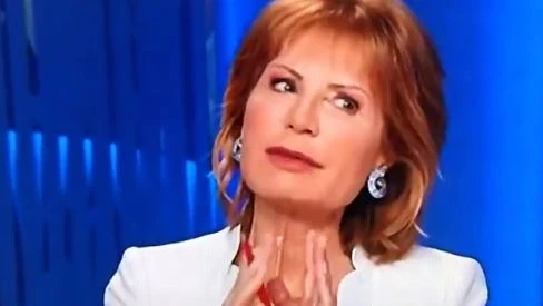 Otto e mezzo, Lilli Gruber processa "il fascista" Matteo Salvini in diretta: "Cosa gli dovremo regalare"