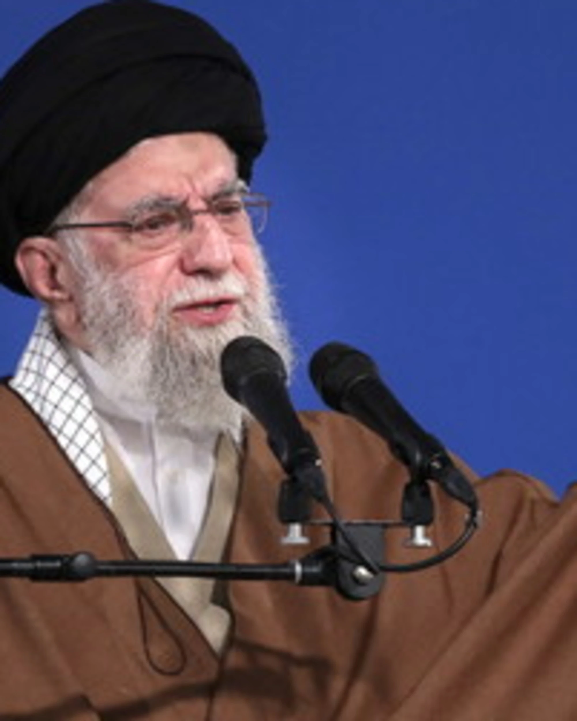 Tregua in Iran, panico a sinistra: ecco chi sono le vedove di Khamenei