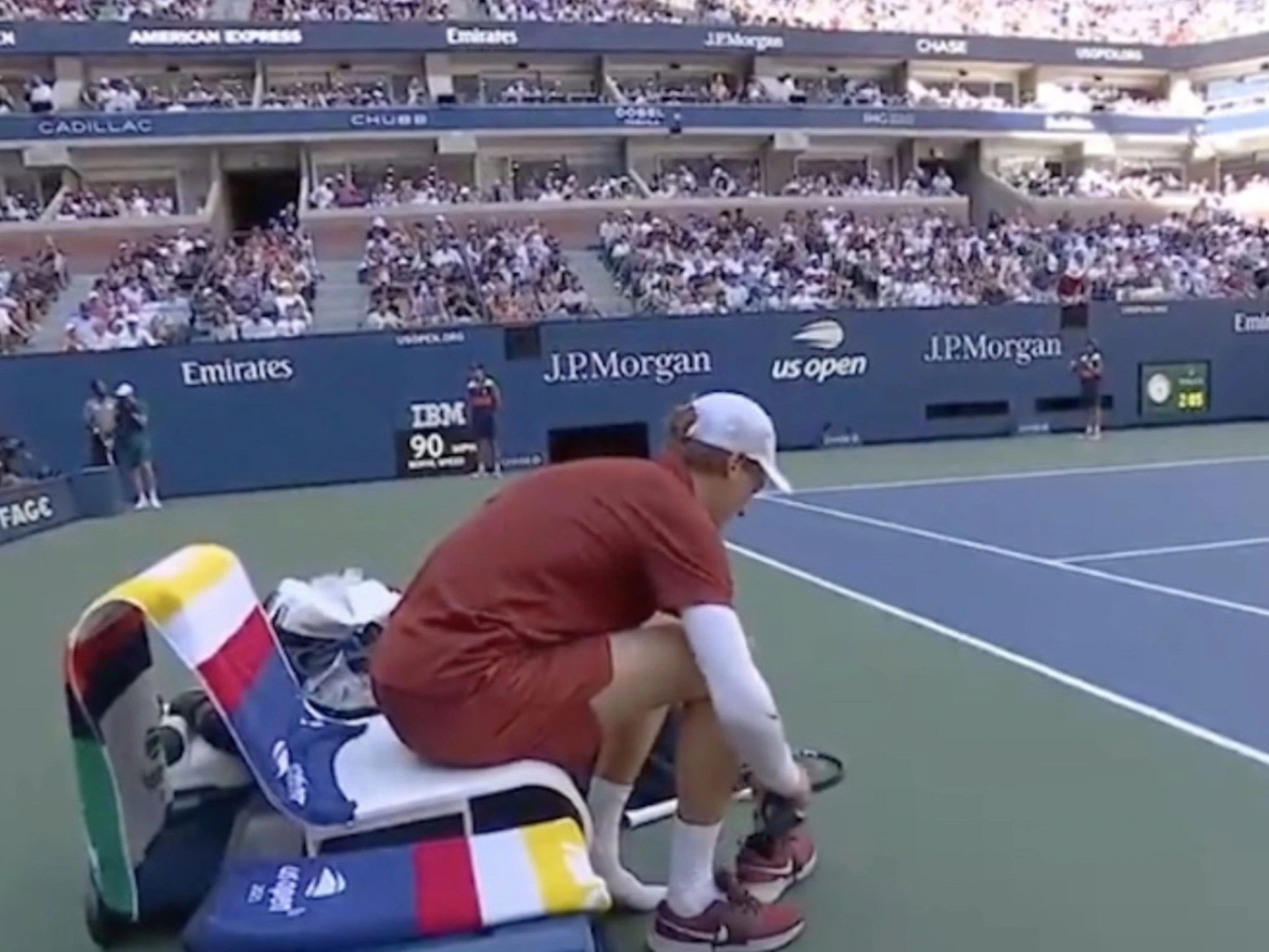 Sinner, la mossa con le scarpe fa il giro del mondo