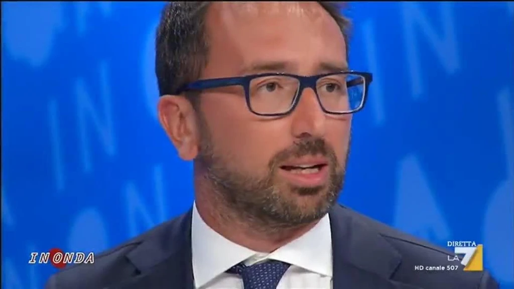 In Onda, drammatica figuraccia di Alfonso Bonafede: "Lo abbiamo contenuto", massacrato pure da Telese
