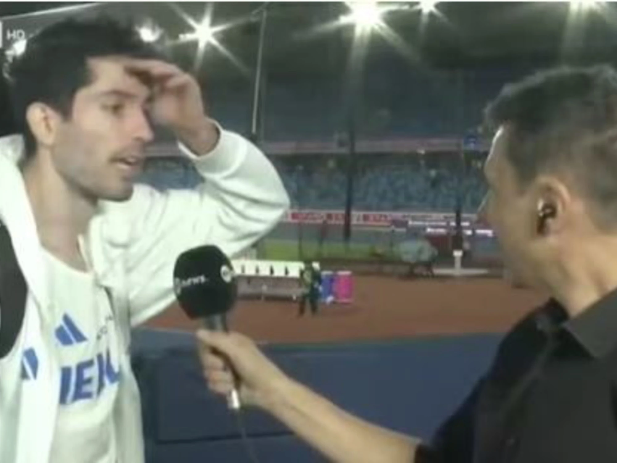 Miltiadis Tentoglou: "Ho fatto una ca***. Intervista interrotta, grande imbarazzo in diretta