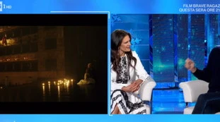 Domenica In, "lo posso dire su Rai 1?". Boom: Mara Venier accoglie così Andrea Bocelli, da censura