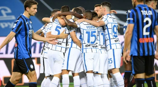 Inter 2°, battuta l'Atalanta. Juve ko con la Roma, Napoli spazza-Lazio. Milan, altri tre punti