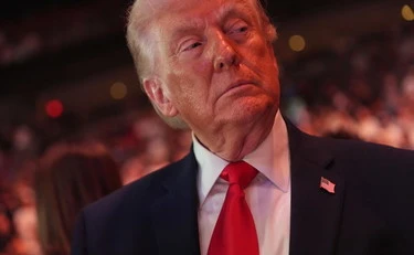 Iran, la giornata. Trump sfida Teheran: "Su Hormuz un'estorsione, blocco navale immediato"