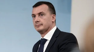 Non è l'arena, Dagospia: "Casalino ha una paura fott*** di Giletti, per questo ha imposto a Conte il decreto"