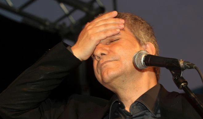 Vendola: "Missione compiuta"Qualcuno dica a Nichi che non ha vinto