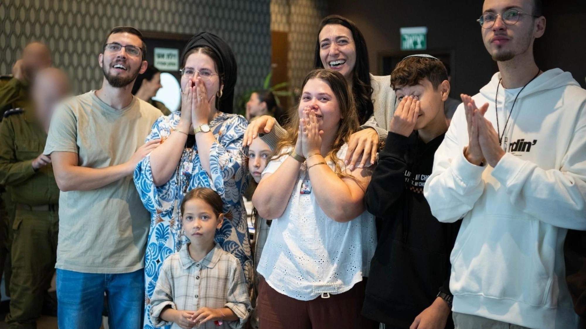 Ostaggi israeliani: lacrime, gioia e strazio. Tutte le foto della liberazione