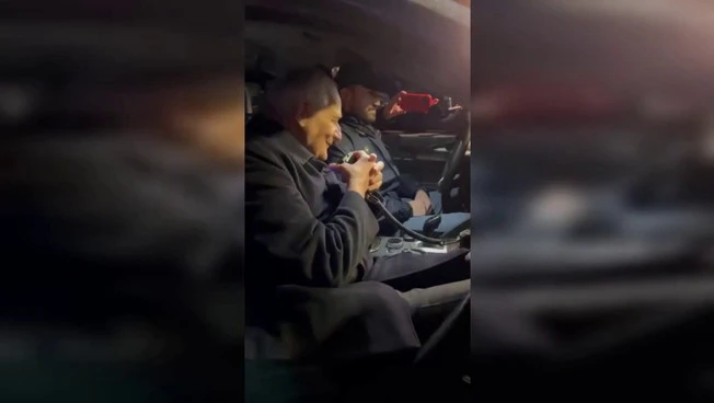 La notte di Natale gli auguri del cardinale Zuppi alle volanti della polizia